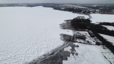 Zugefrorener-See-Im-Winter-In-Suwałki,-Polen