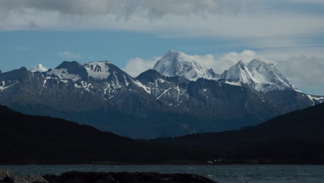 Zeitraffer-Von-Wolken-über-Den-Feuerland-Bergen-In-Patagonien,-Argentinien