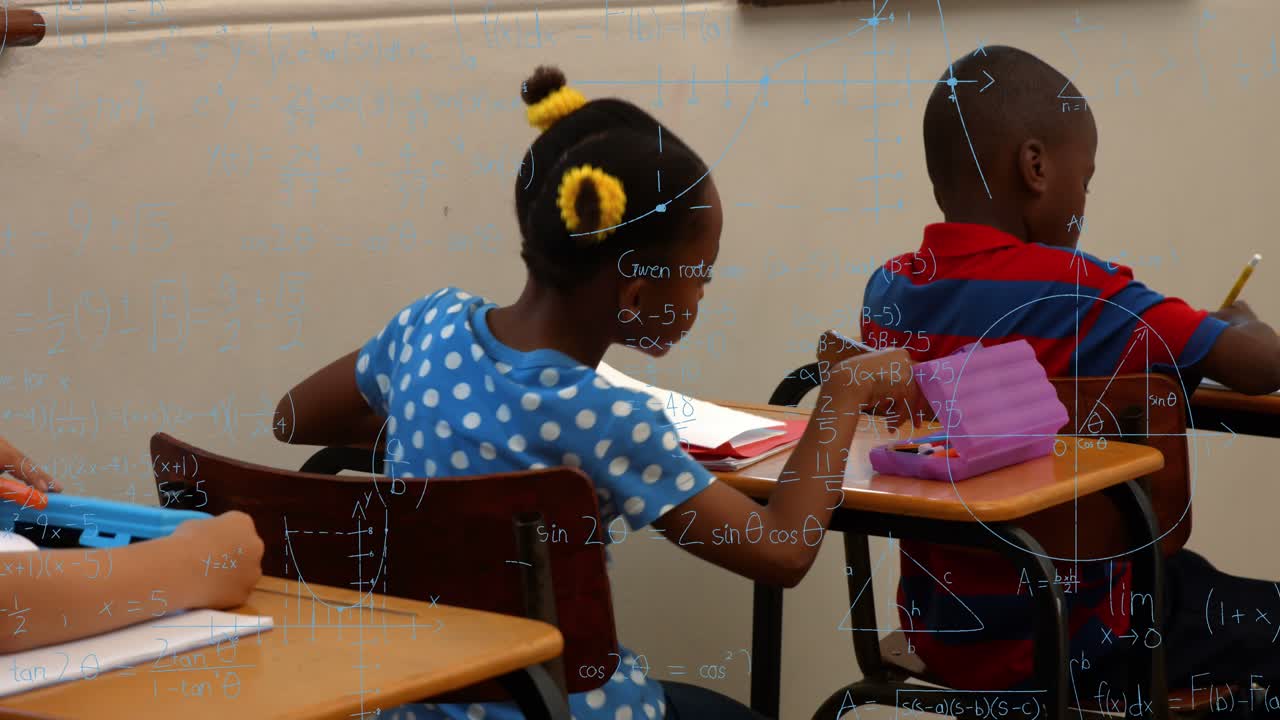 Animazione di formule matematiche su bambini afroamericani che imparano a scuola.