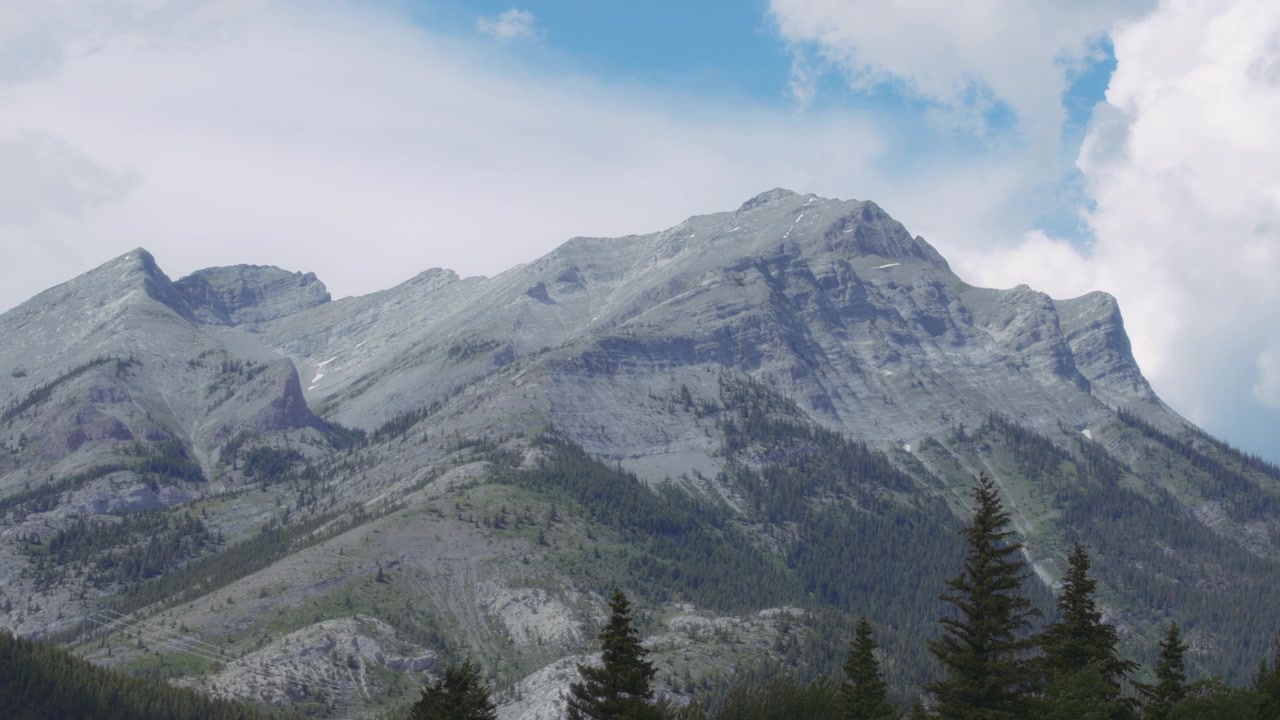 Chaîne des montagnes Rocheuses dans le parc national de Banff, Canada