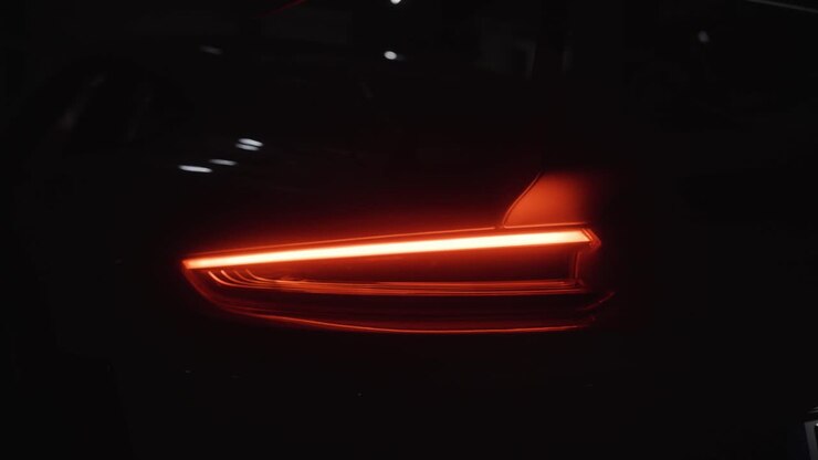 Faro posteriore a LED di nuova auto sportiva moderna da corsa in 4K-1