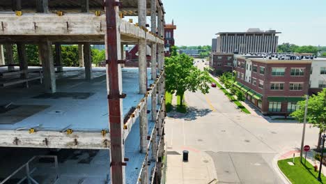 Slow-descend-to-street-level-from-the-rooftop