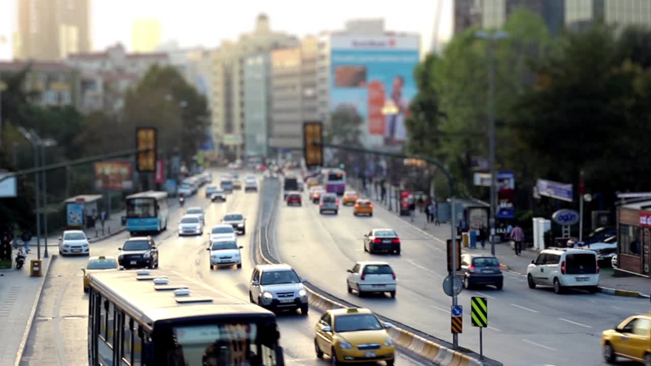 고속도로의 차량 교통 체증 시간 지연 5