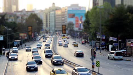 Atasco-De-Tráfico-De-Coches-En-El-Lapso-De-Tiempo-De-La-Autopista-5