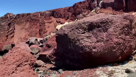 Popular-Red-Beach-in-Santorini,-Greece-on-a-Sunny-Day-2