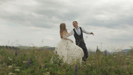 romantic wedding photoshoot in a field