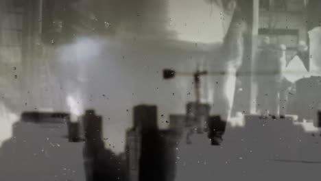 animación de personas caminando por la calle y la lluvia sobre el paisaje urbano borroso