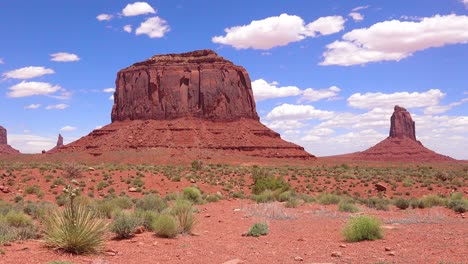 Wolken-Schweben-Durch-Monument-Valley-Utah-1