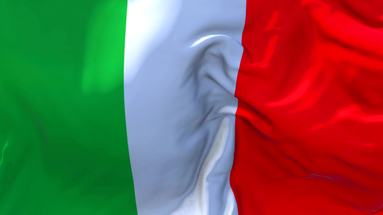Bandiera dell'Italia che sventola al vento in animazione al rallentatore. Bandiera con texture in tessuto realistica 4K che sventola fluidamente in una giornata ventosa. Sfondo in loop continuo senza interruzioni.