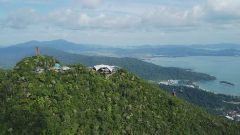 vista de drones del teleférico en la isla de langkawi, kedah, malasia