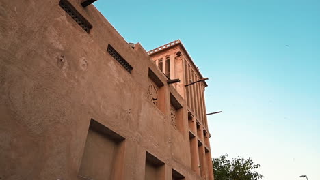 Una-Antigua-Casa-Emiratí-Tradicional-En-Al-Seef-Dubai-Es-Un-Lugar-De-Viejos-Edificios-Arquitectónicos-Emiratíes-Tradicionales,-Casas,-Tiendas,-Emiratos-árabes-Unidos