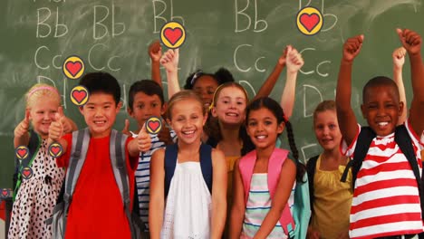 animación de iconos que caen sobre diversos escolares en clase en la escuela