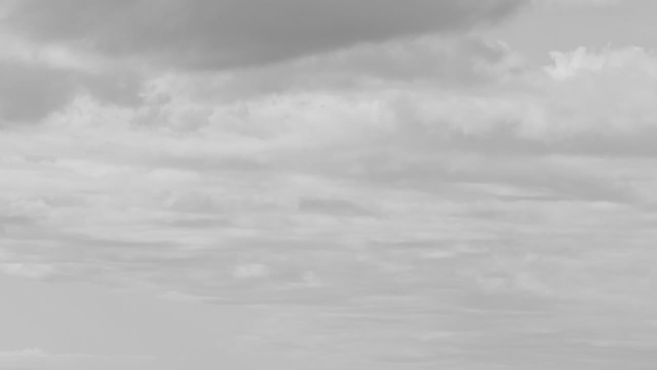 nubes que cambian de forma con el tiempo