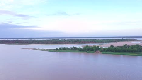 Insel-Und-Trockenfluss-In-Argentinien