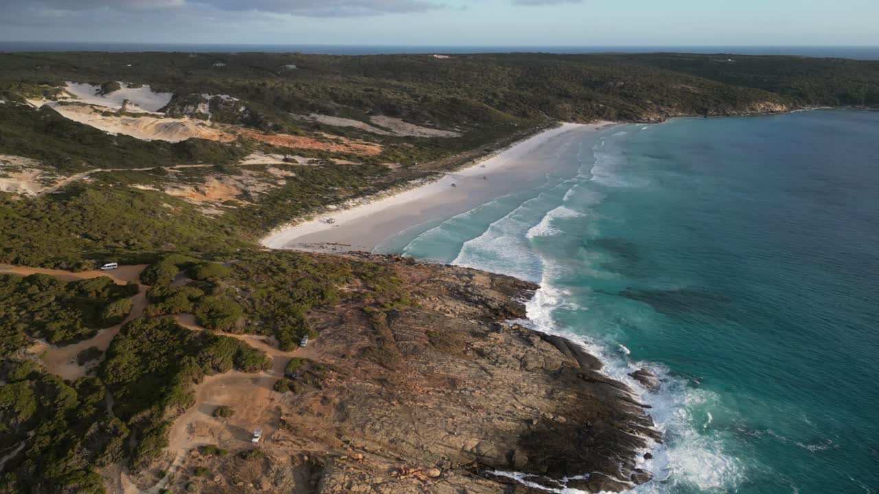 bahía de bremer al atardecer, en el oeste de australia