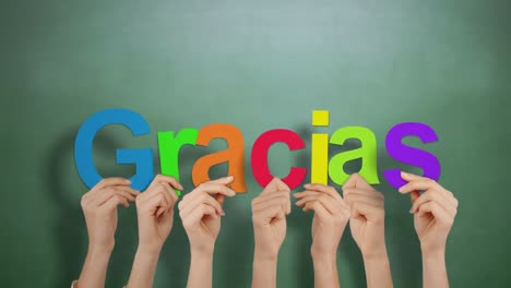 Manos-Sosteniendo-Gracias