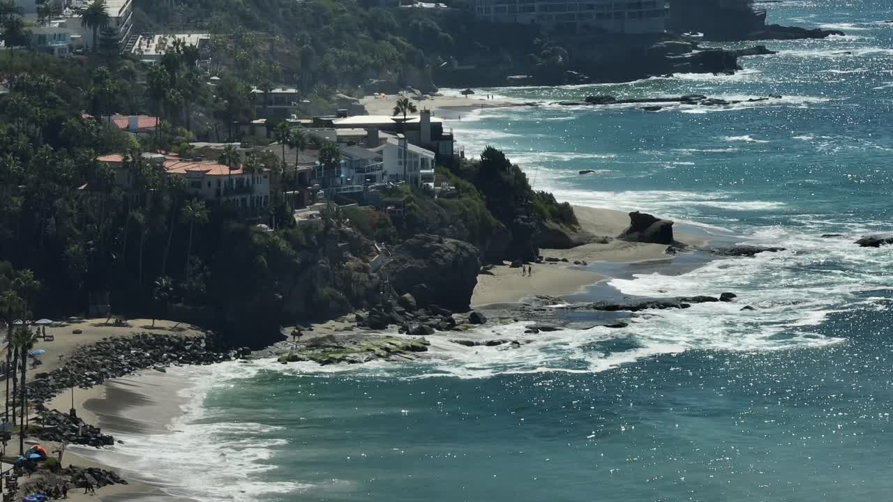 Rivelazione aerea di Aliso Point a Laguna Beach, California.