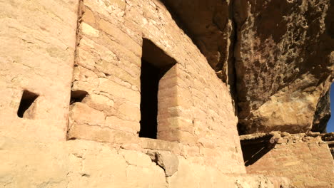 Nahaufnahme-Der-Wand-Des-Klippenpalastes-Und-Eingang-Der-Pueblo-Ruine-Der-Vorfahren-Bei-Mesa-Verde