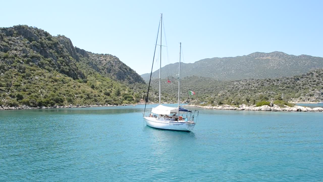 La nave in mare