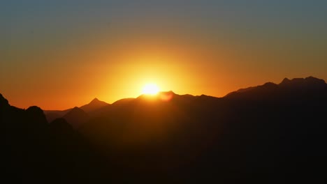 Cumbre-De-Verano-Puesta-De-Sol-Sol-En-Las-Montañas-Rocosas-Pico-Capa-De-Nieve-Catorce-Colorado-Rango-De-San-Juan-Cuenca-De-Chicago-Silverton-Durango-Monte-Eulos-Norte-Luz-Del-Sol-Pico-De-Viento-Julio-Impresionante-Escarpado-Agujas-Estático