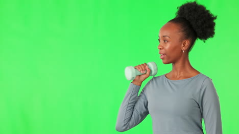 fitness, feliz y mujer negra en la pantalla verde