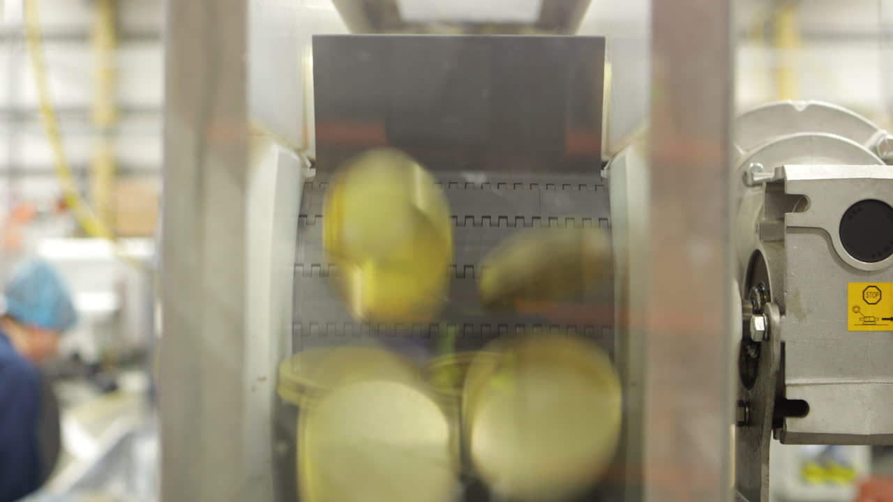 промышленный процесс изготовления с линейным конвейером, статический вид