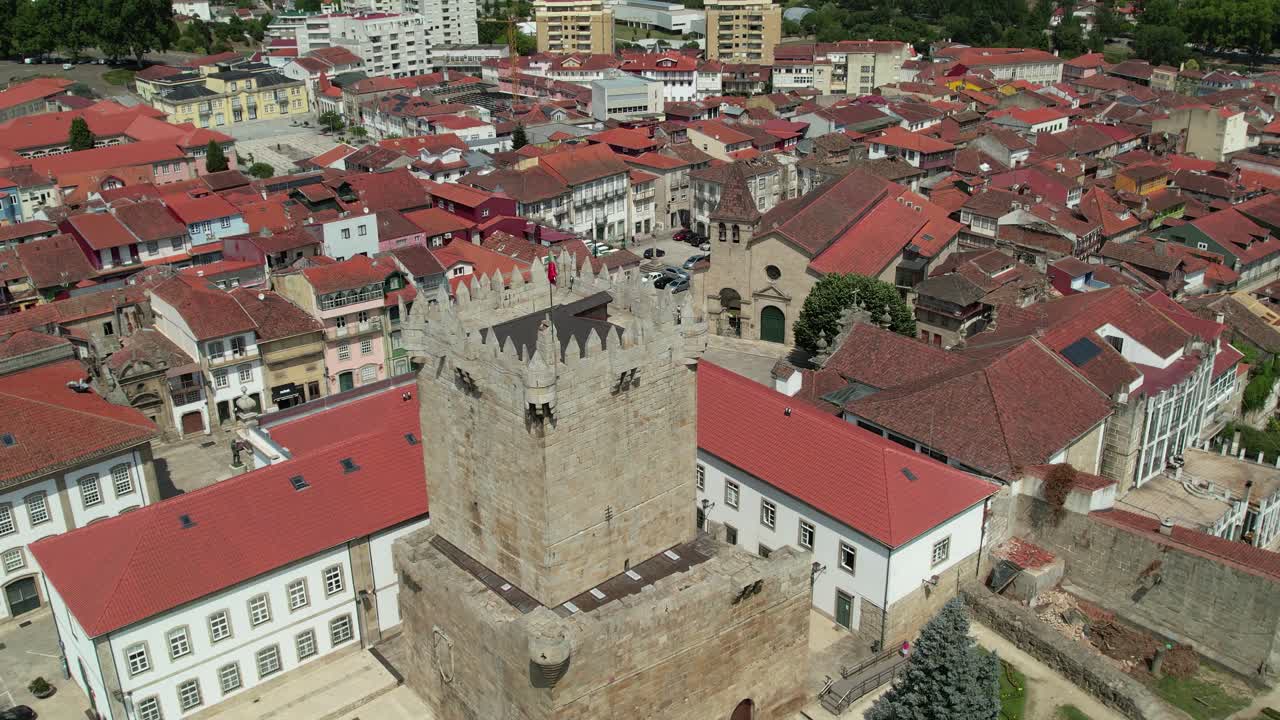 castillo medieval y ciudad de chaves, portugal