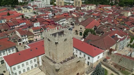 Castillo-Medieval-Y-Ciudad-De-Chaves,-Portugal