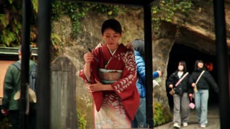 japanese woman in kimono at a temple