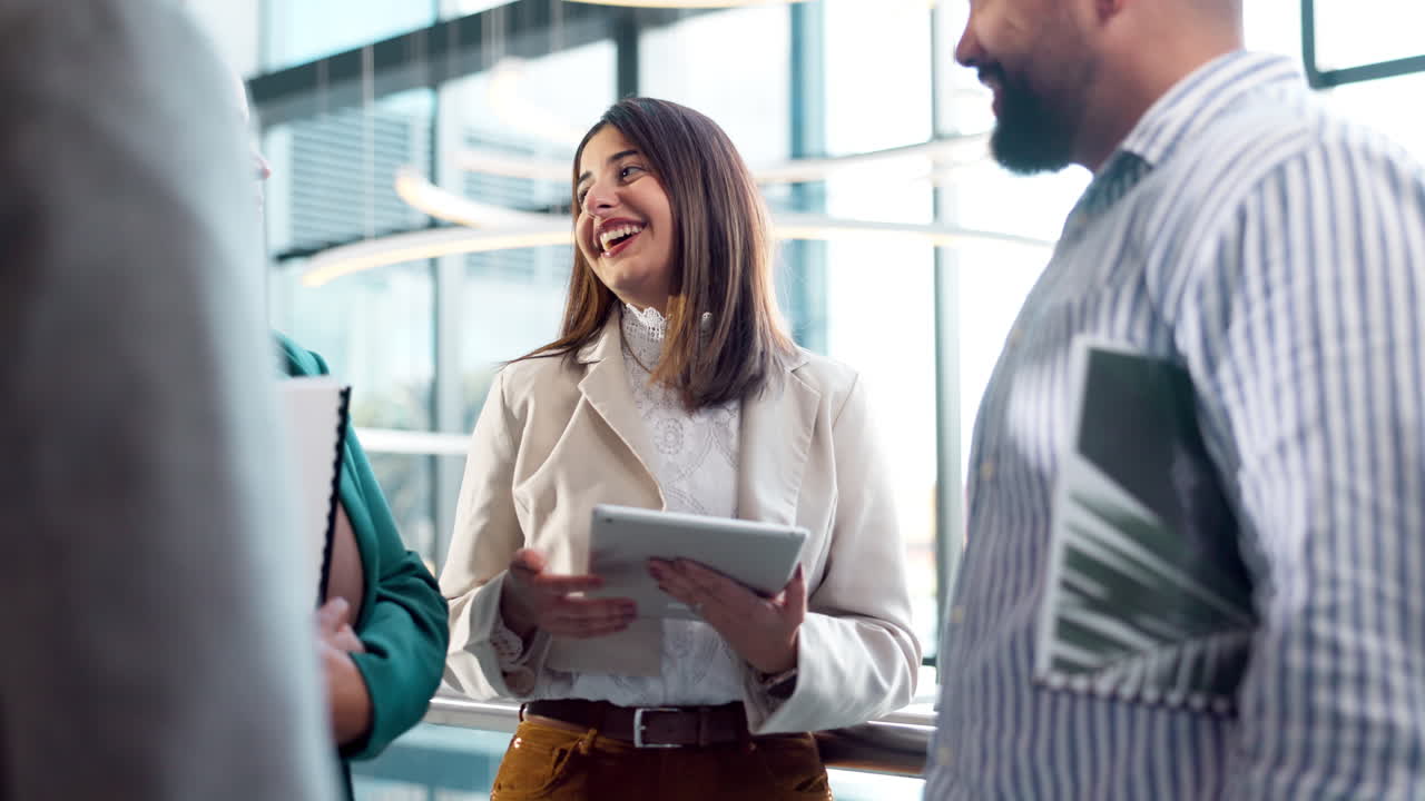 hombres de negocios en conversación