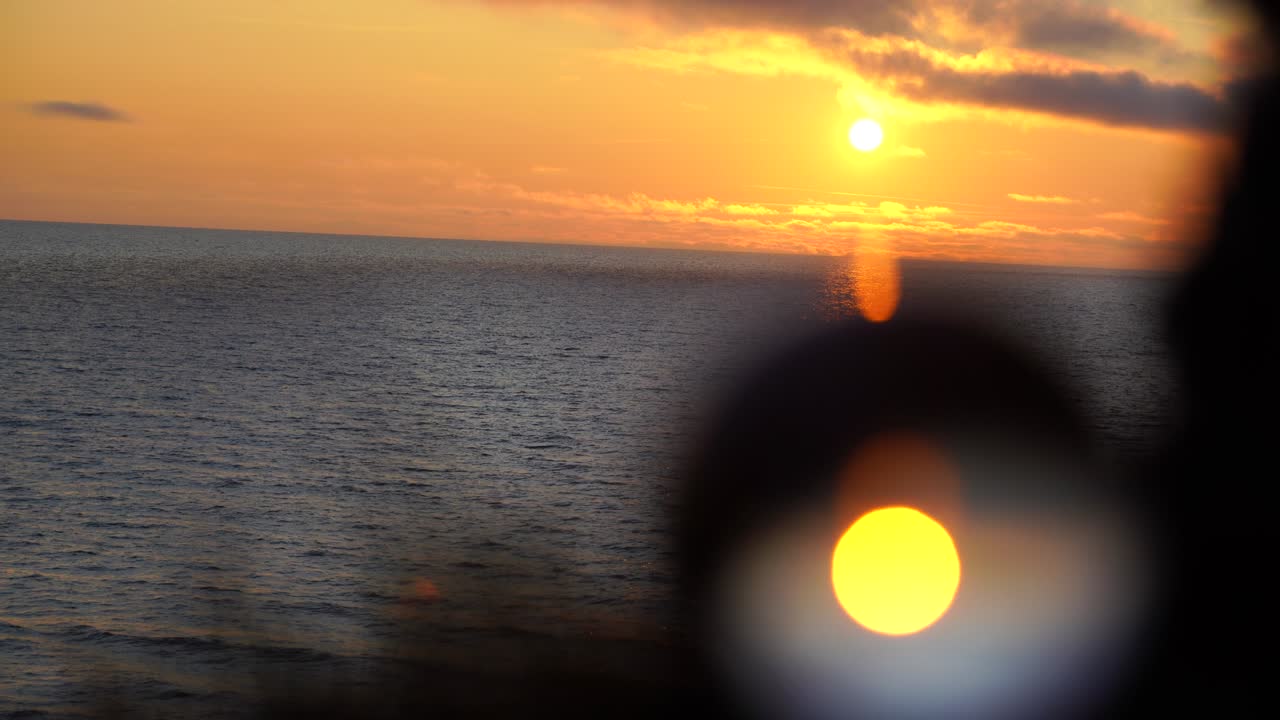 가을 시간 라트비아의 해가 지는 렌즈볼