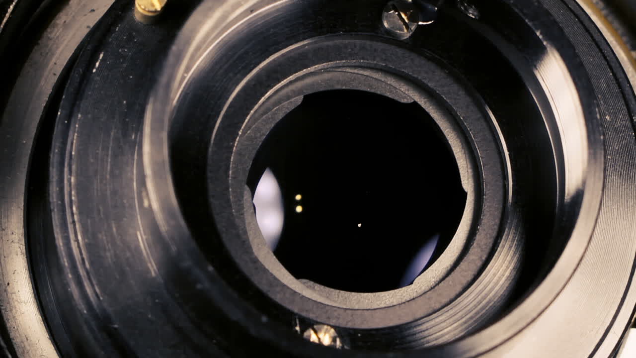 카메라 렌즈 셔터 조리개 메커니즘 작동 클로즈업 수리 06