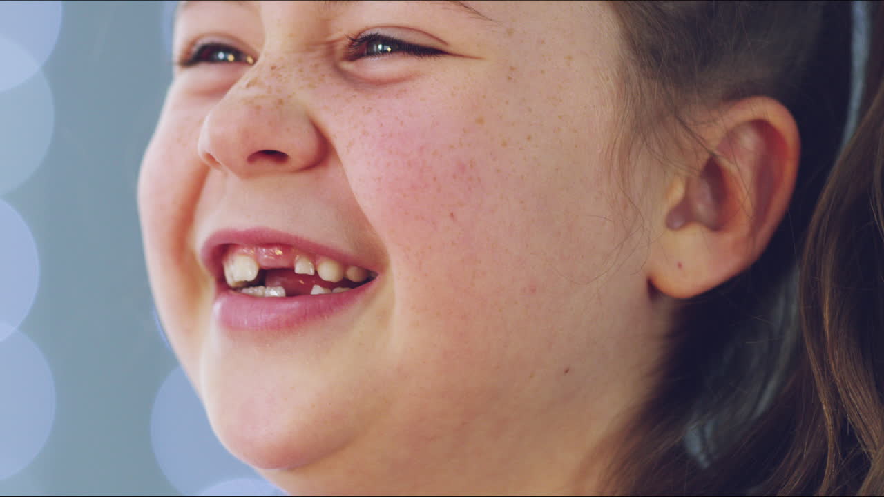 당신은 아이처럼 할 수 있는 한 많이 웃어야 합니다.