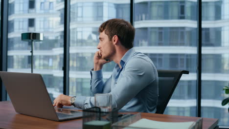 Angry-project-manager-arguing-call-closeup.-Stressed-ceo-reacting-emotionally