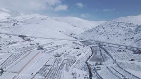 toma de establecimiento de un monte hermón cubierto de nieve en israel