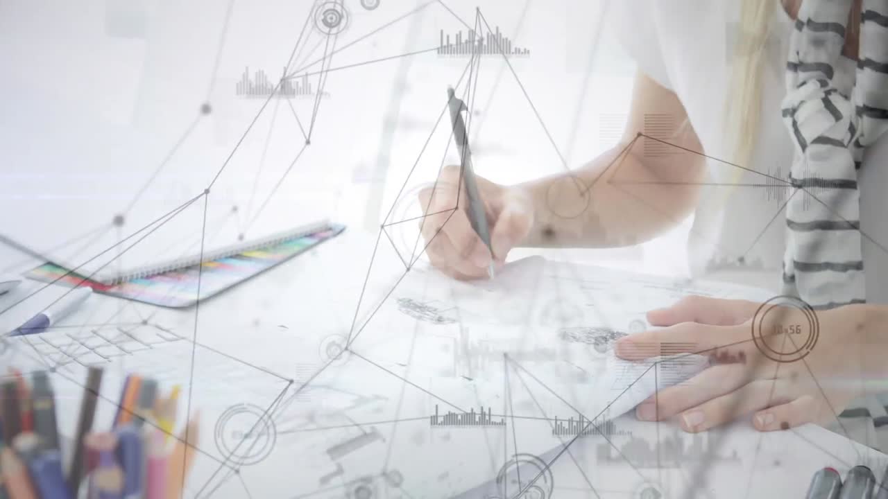 카우카스계 사업가 여성이 메모를 하는 데이터 처리 애니메이션