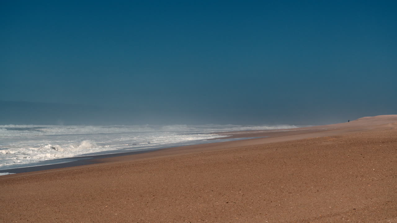 praia do norte in nazare의 아름다운 해변 풍경