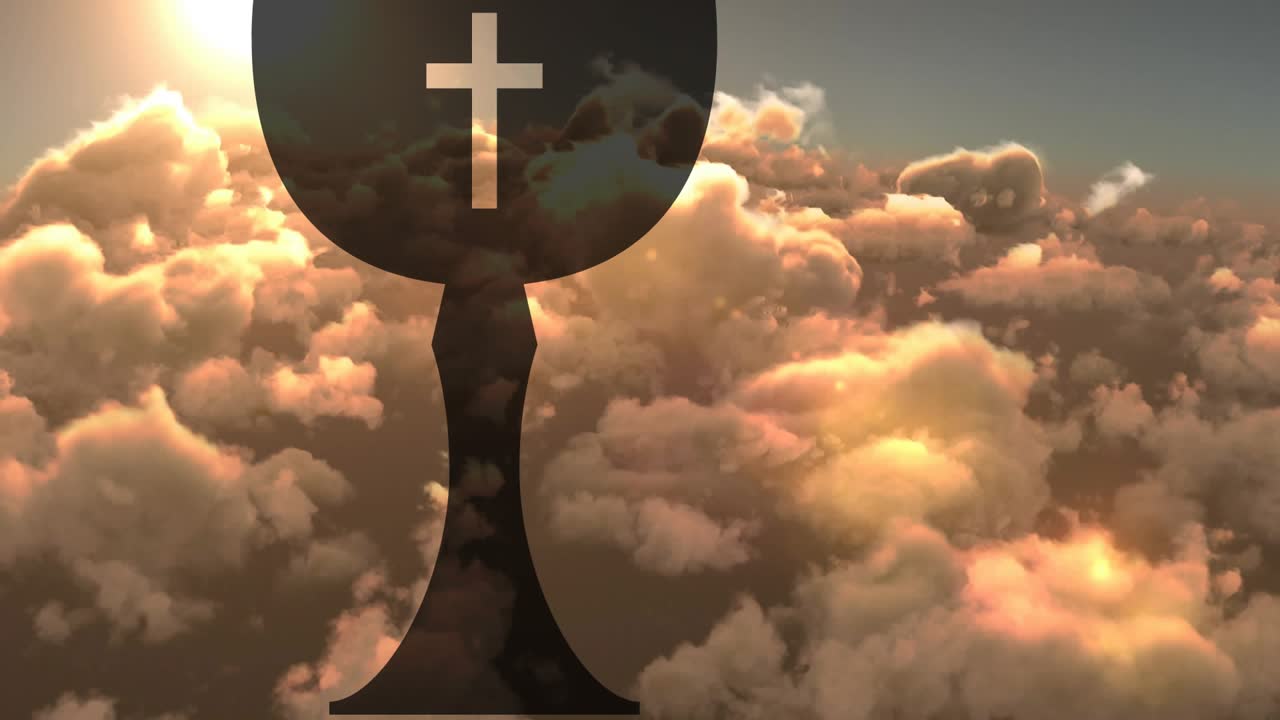 cambio de sol, cámara alejándose, corte transversal de cáliz revelando el tallo y la base, mostrando un cielo dorado