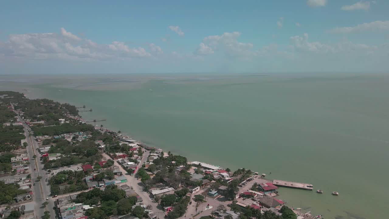 Dronekuva Isla de Trisin rannasta.