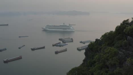 ha long bay auf dem luftweg 09