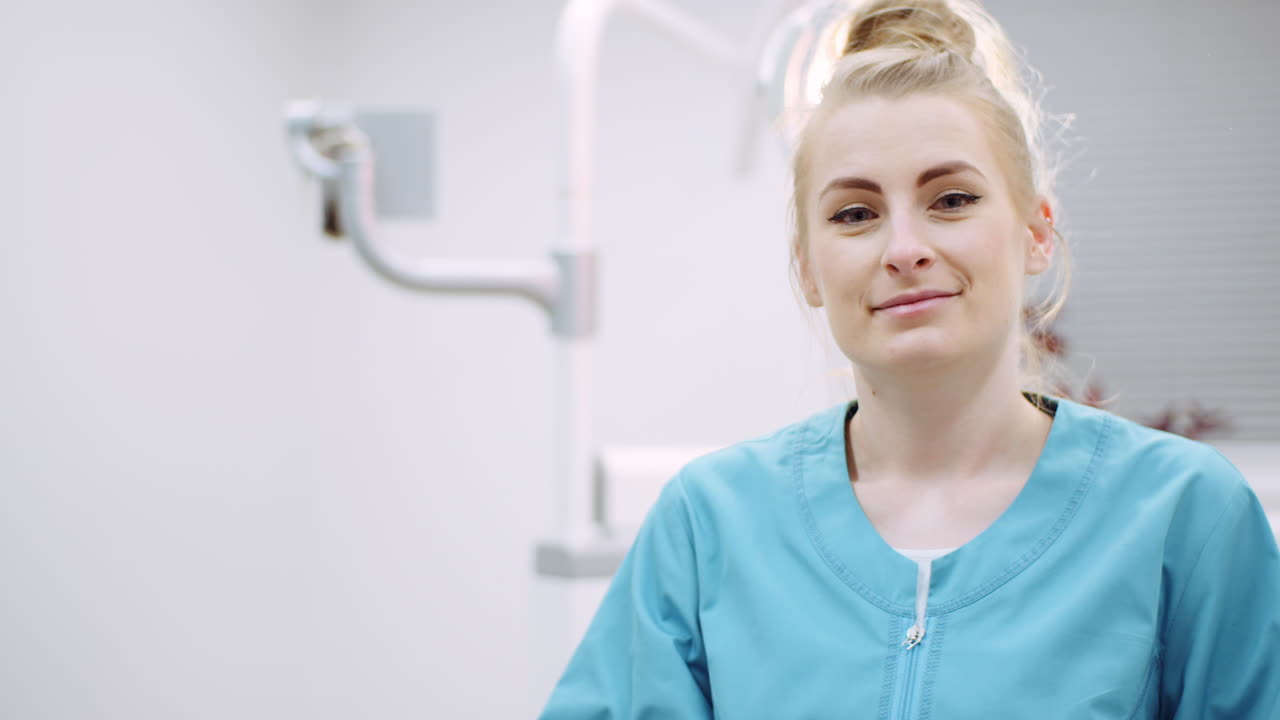 ritratto della dottoressa positiva alla clinica 4