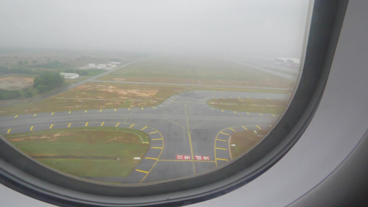 Fly letter fra Malaysias lufthavn i slowmotion