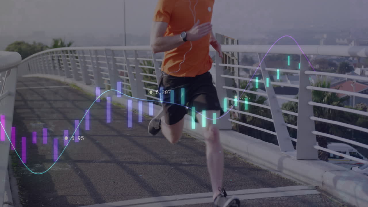 animación de procesamiento de datos financieros sobre el hombre caucásico corriendo en la ciudad