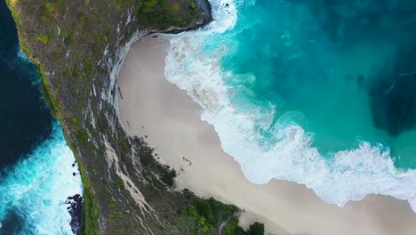 Nusa-Penida-Indonesia---The-Iconic-Kelingking-T-Rex-Beach---Popular-Tourist-Travel-Destination-Beautiful-Nature-Landscape-near-Bali