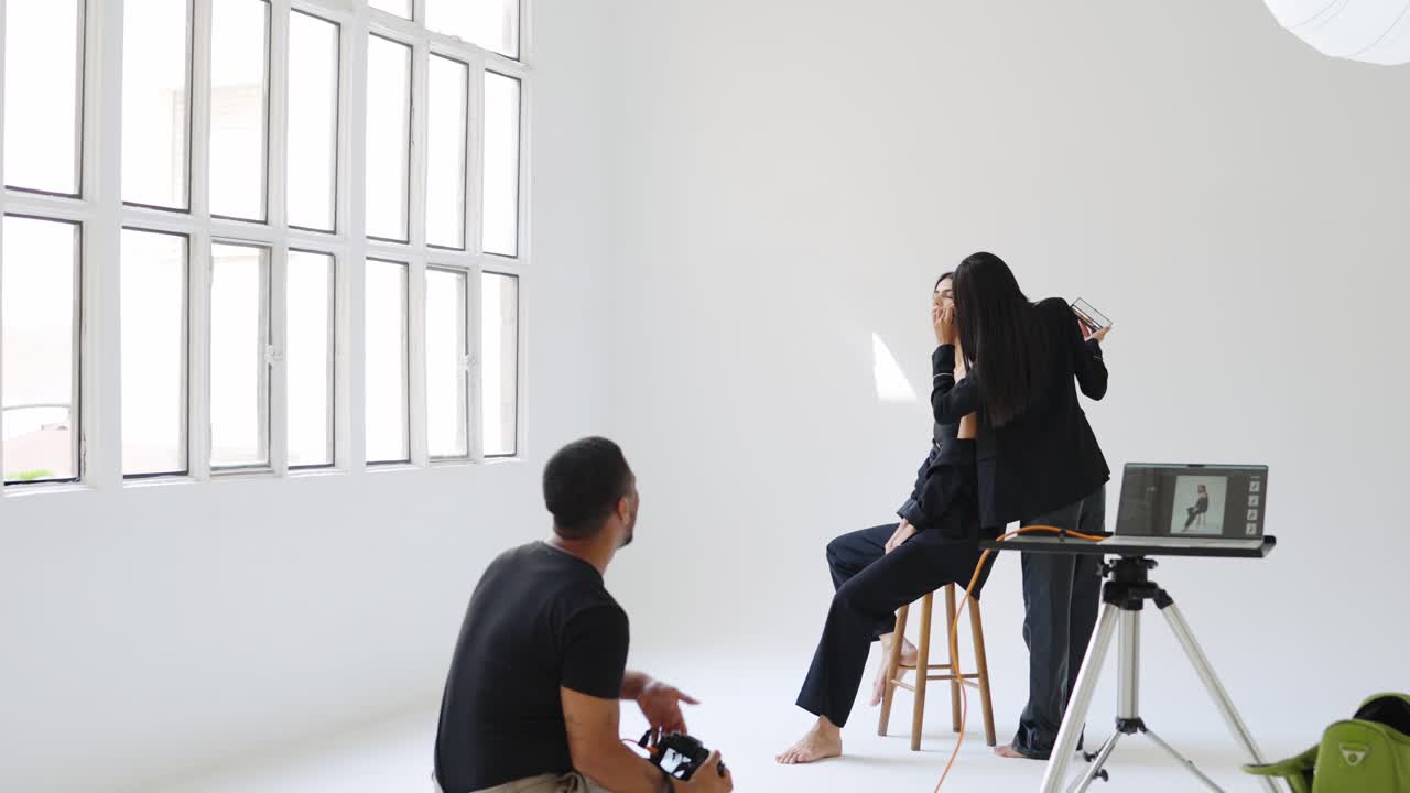 Dietro le quinte della fotografia di moda