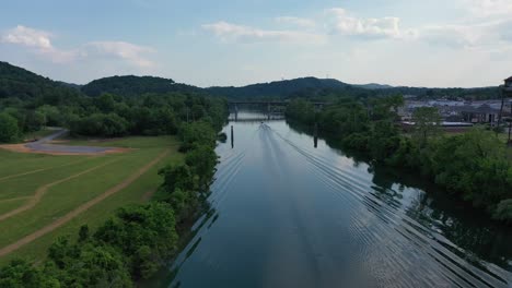 Clinch-Flussspaß-In-Clinton,-Tennessee