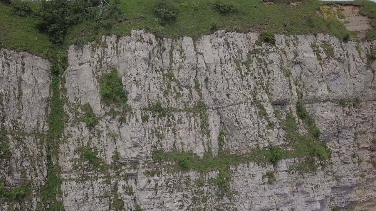 cara de roca alta en suiza