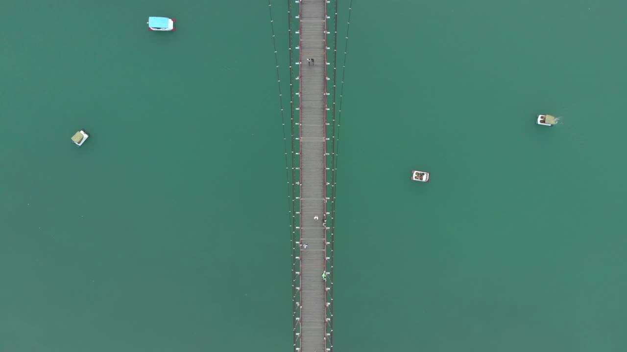 비탄 서스펜션 브릿지의 위쪽