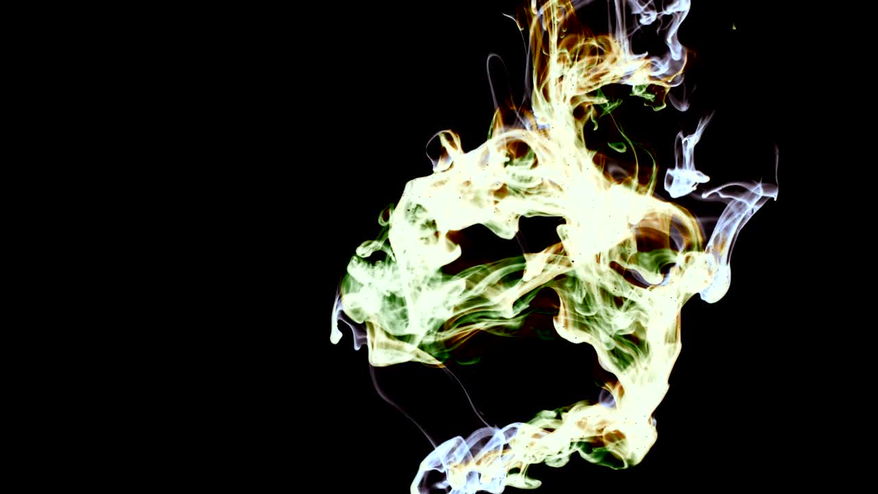 tinta abstracta esparcida bajo el agua