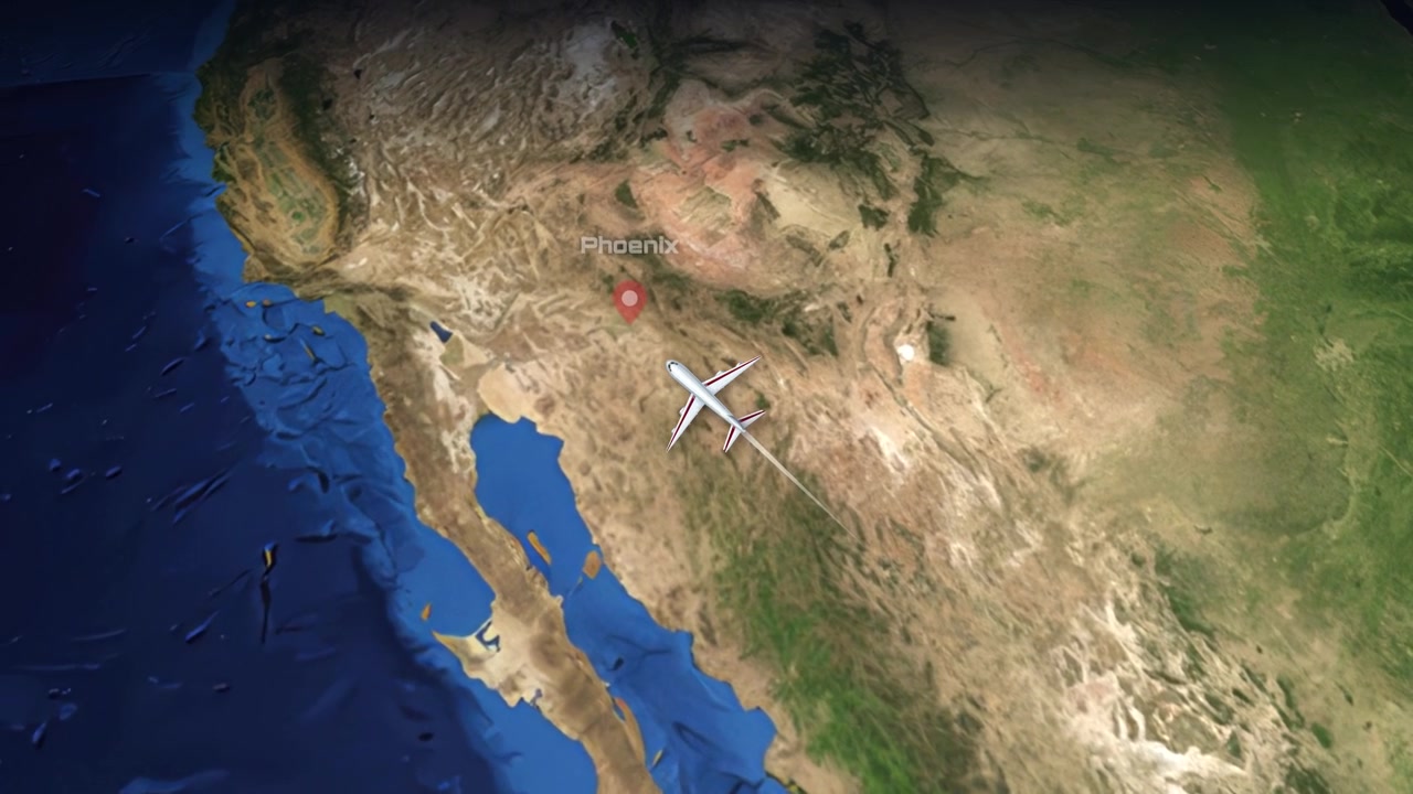 Satellitkortanimation sporer et kommercielt fly, der flyver fra Mexico City nordpå til Phoenix, Arizona